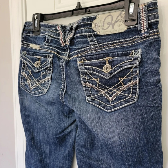 Trademark H Cropped Denim Jeans Logo Embroidered Cuffed Medium  Wash Size 29 - Picture 4 of 15
